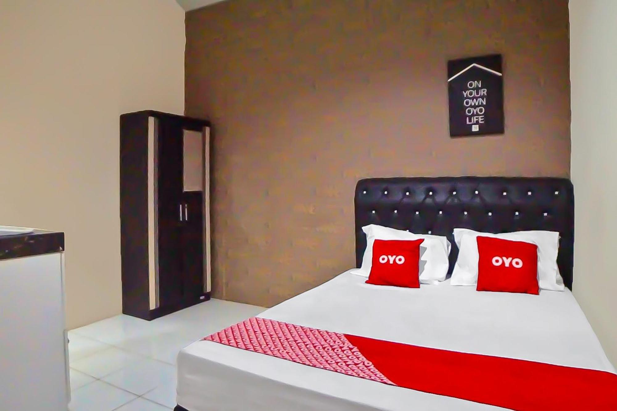 Oyo 92342 Batik Traveller 2* Medan